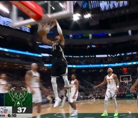 体育专家解读-根本拦不住！字母哥写意转身轻松双手暴扣